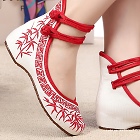 Mid Heel Bamboo Embroidery Shoes (Red)