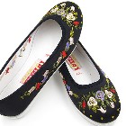 Satin Pomegranate Flower Embroidery Shoes (Black)