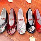 Low Heel Floral Embroidery Shoes (Multicolor)