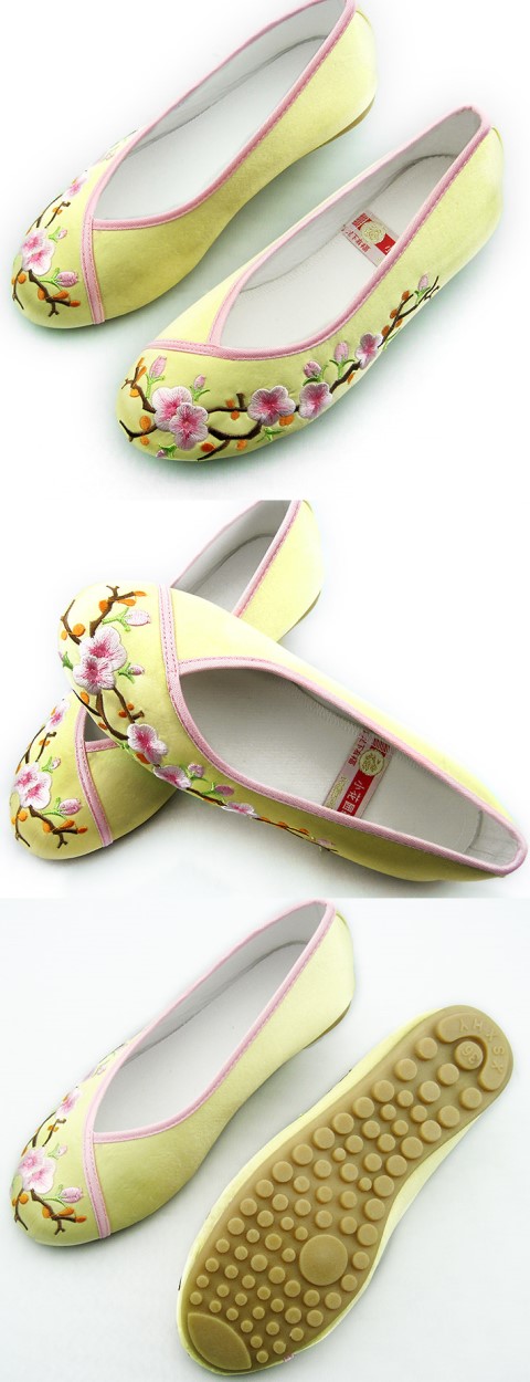 Plum Blossom Embroidery Shoes (RM)