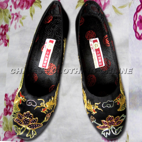 Handmade Embroidery of Dragon and Phoenix Shoes (Multicolor)