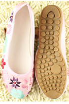 Delicate Floral Embroidery Shoes (RM)