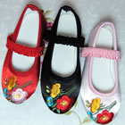 Girl's Large Plum Blossom Embroidery Shoes (Multicolor)