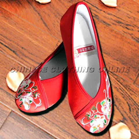 Low Heel Floral Embroidery Shoes (Multicolor)