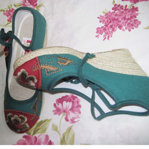 Mudan Peony Embroidery Wedge Heel Shoes (green)